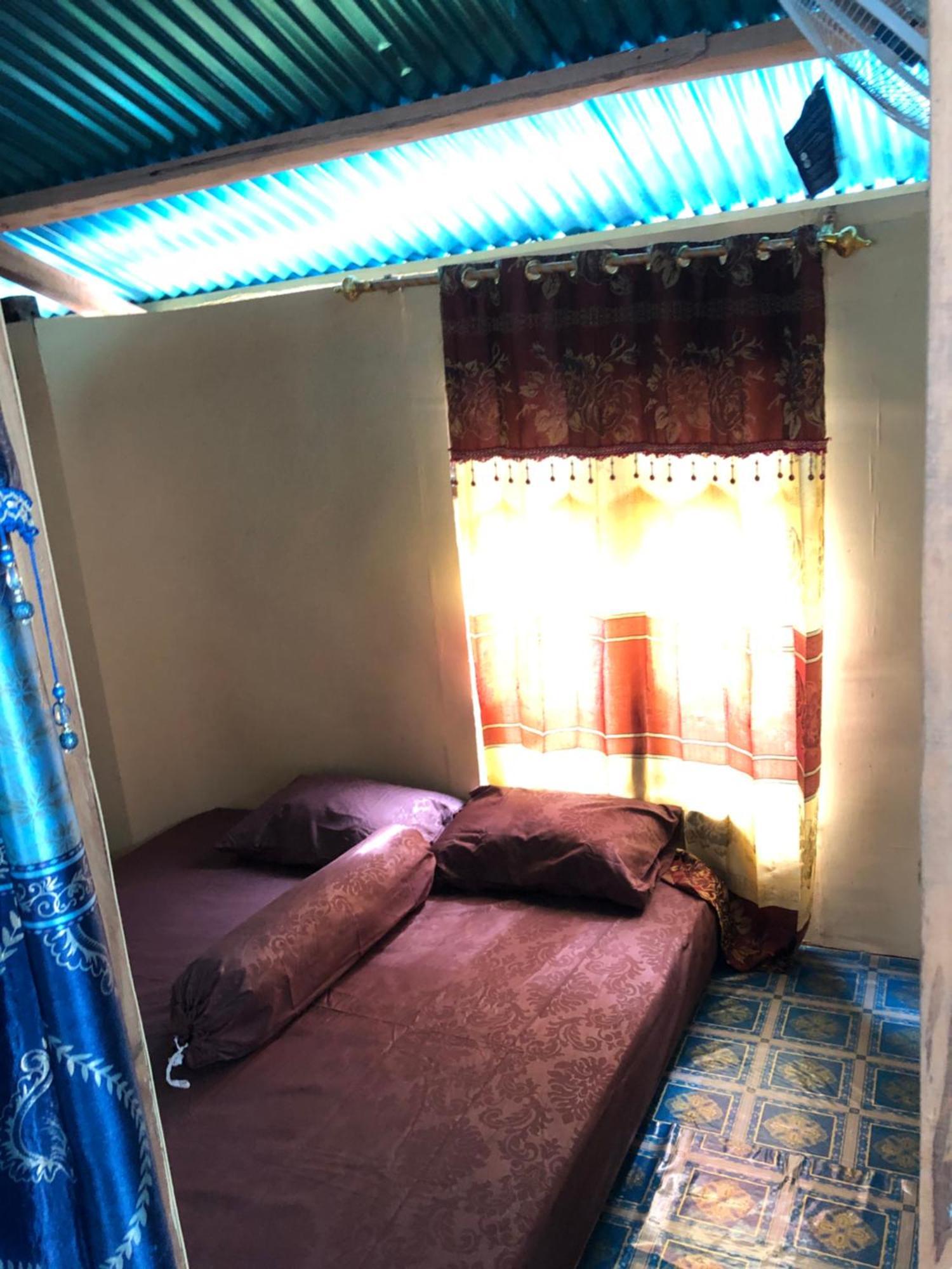 Dua Putri Komodo Homestay Exterior photo